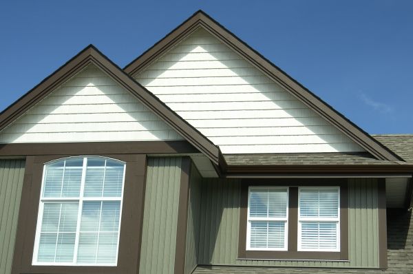 Vertical Vinyl Siding Repair in Loveland